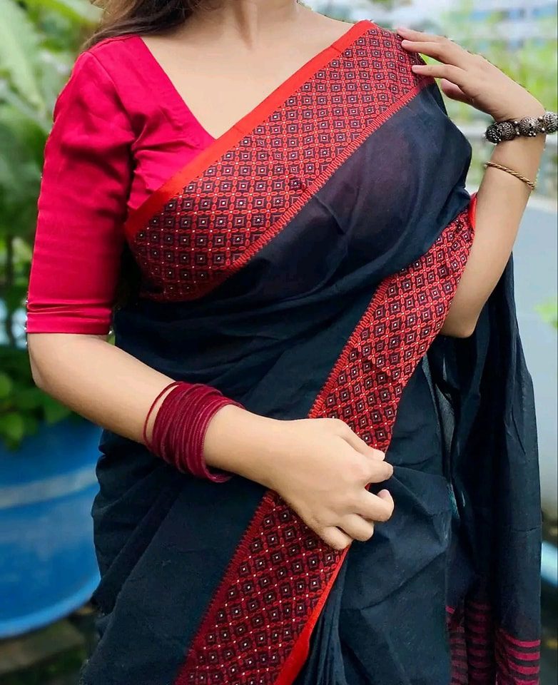 Black saree , tangailer saree কালো কালার শাড়ি, গিফট প্যাকেজ - Image 2